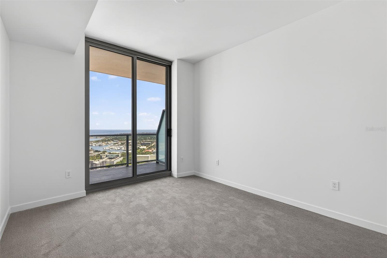400 CENTRAL AVE #3706