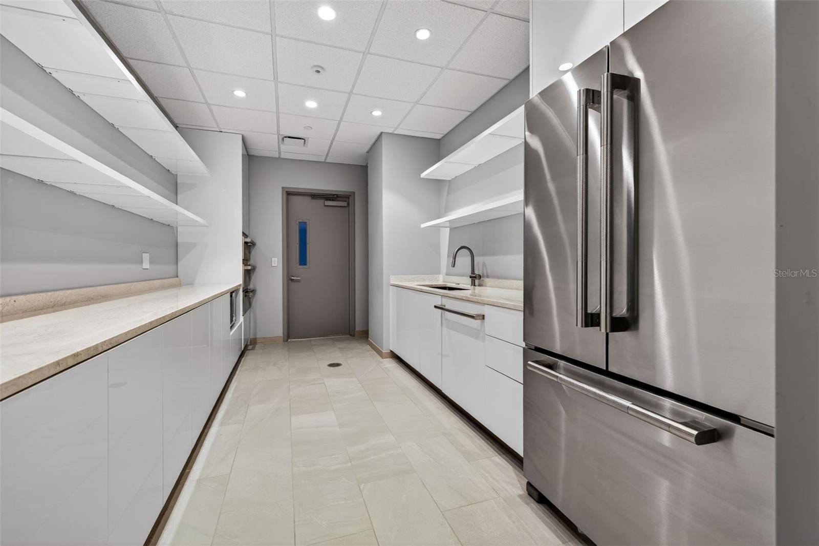 400 CENTRAL AVE #3706