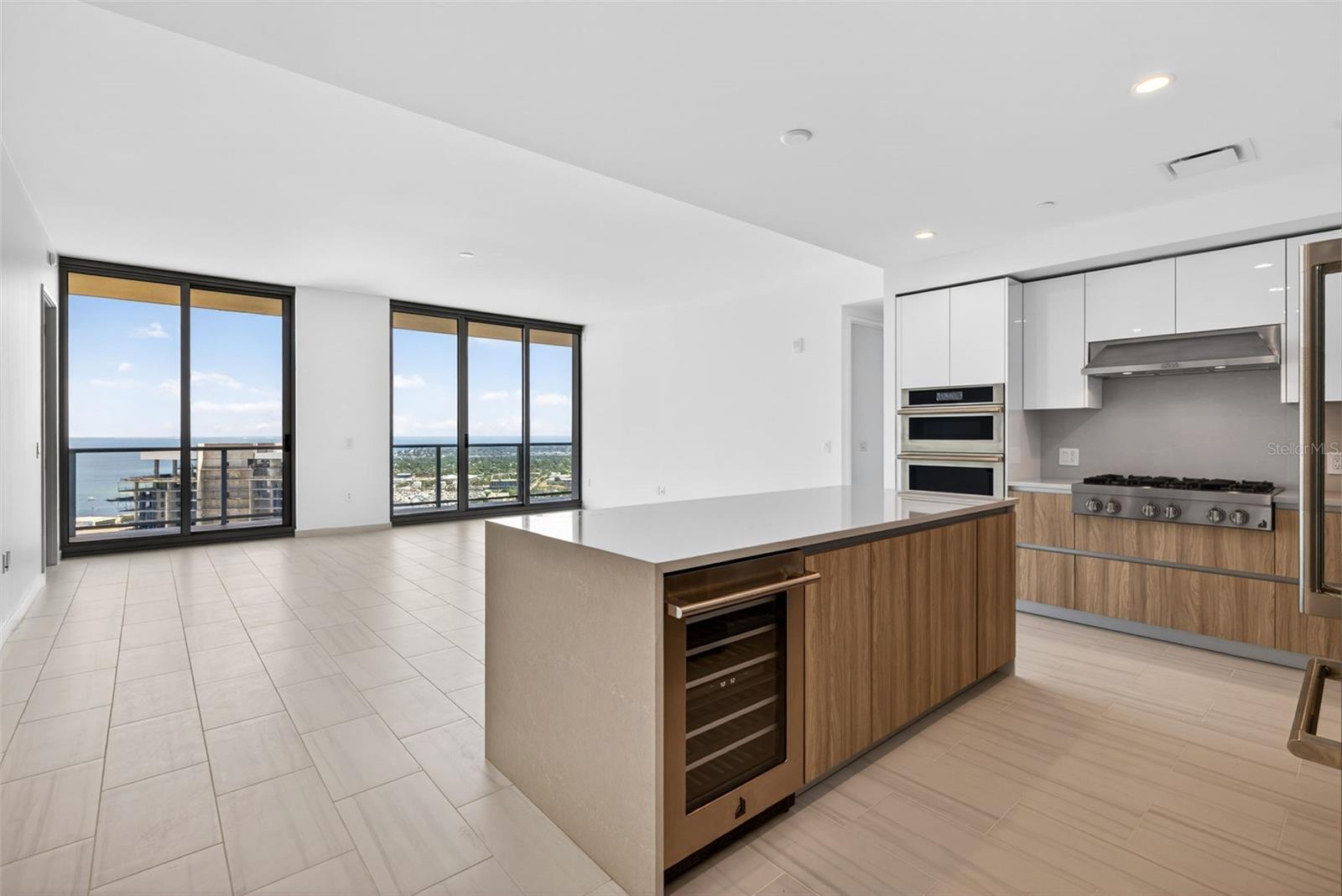 400 CENTRAL AVE #3706