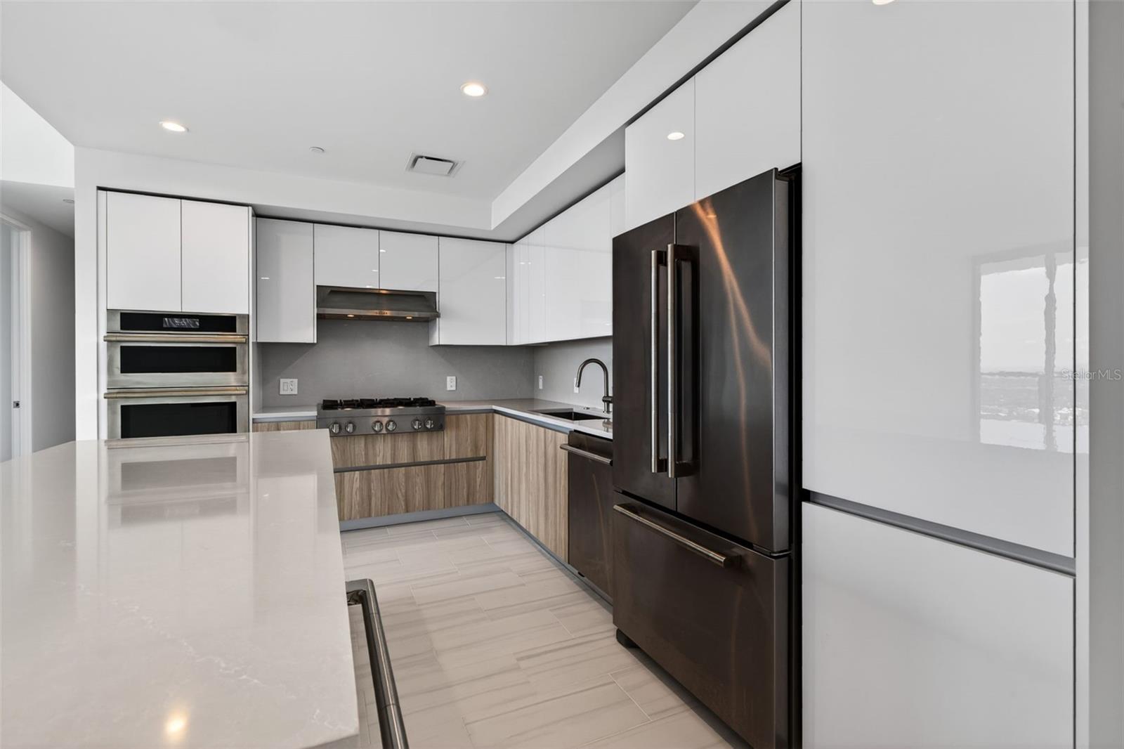 400 CENTRAL AVE #3706
