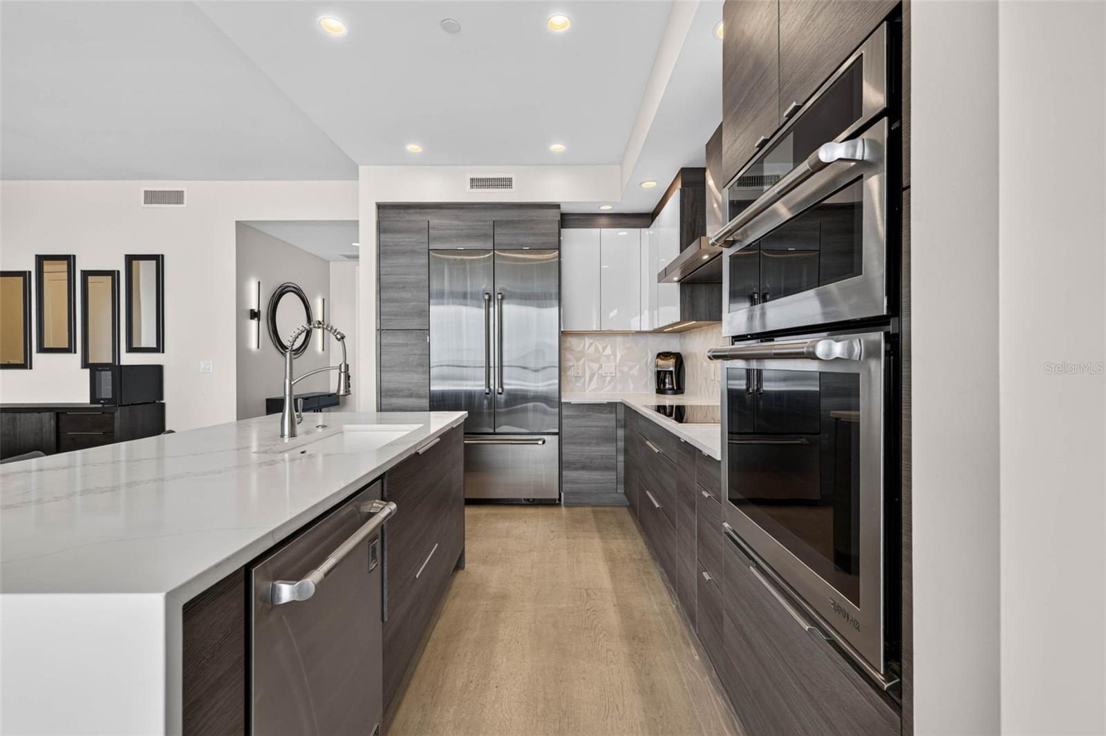 100 1ST AVE N #1603