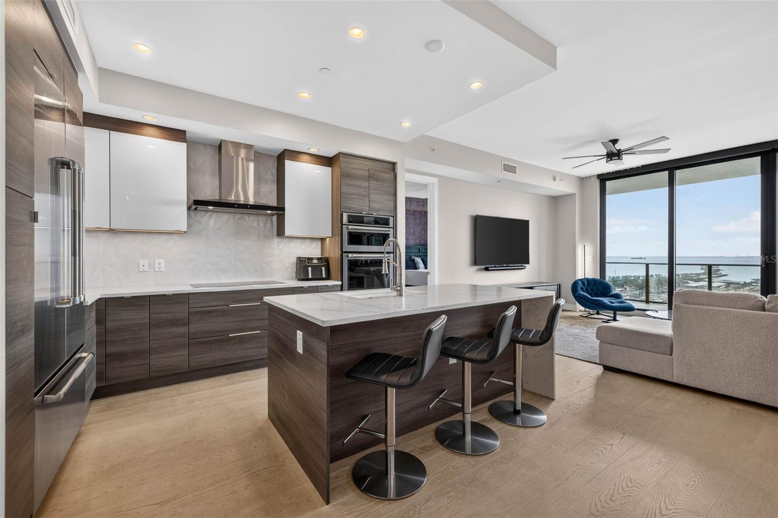 100 1ST AVE N #1603