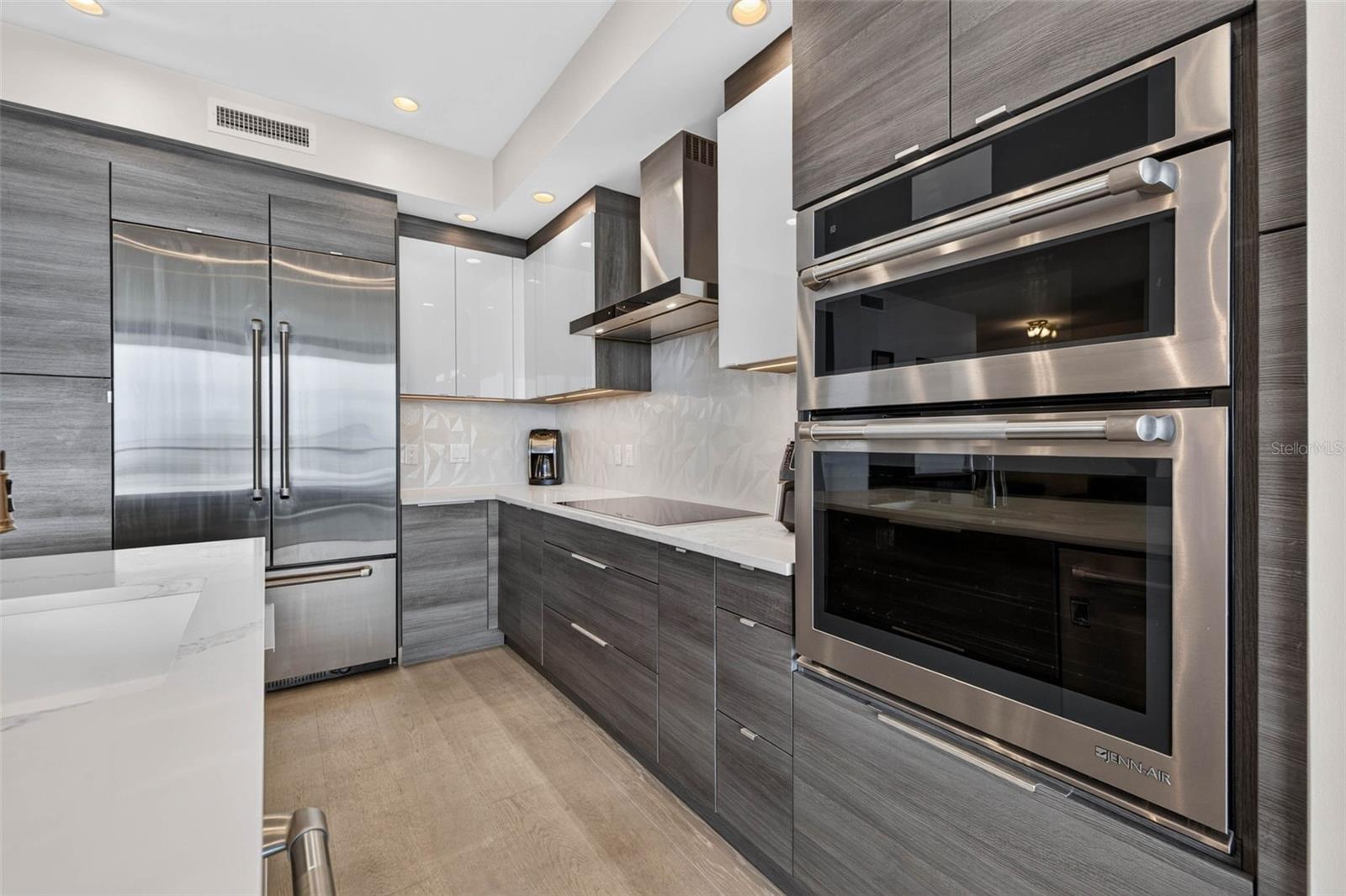 100 1ST AVE N #1603