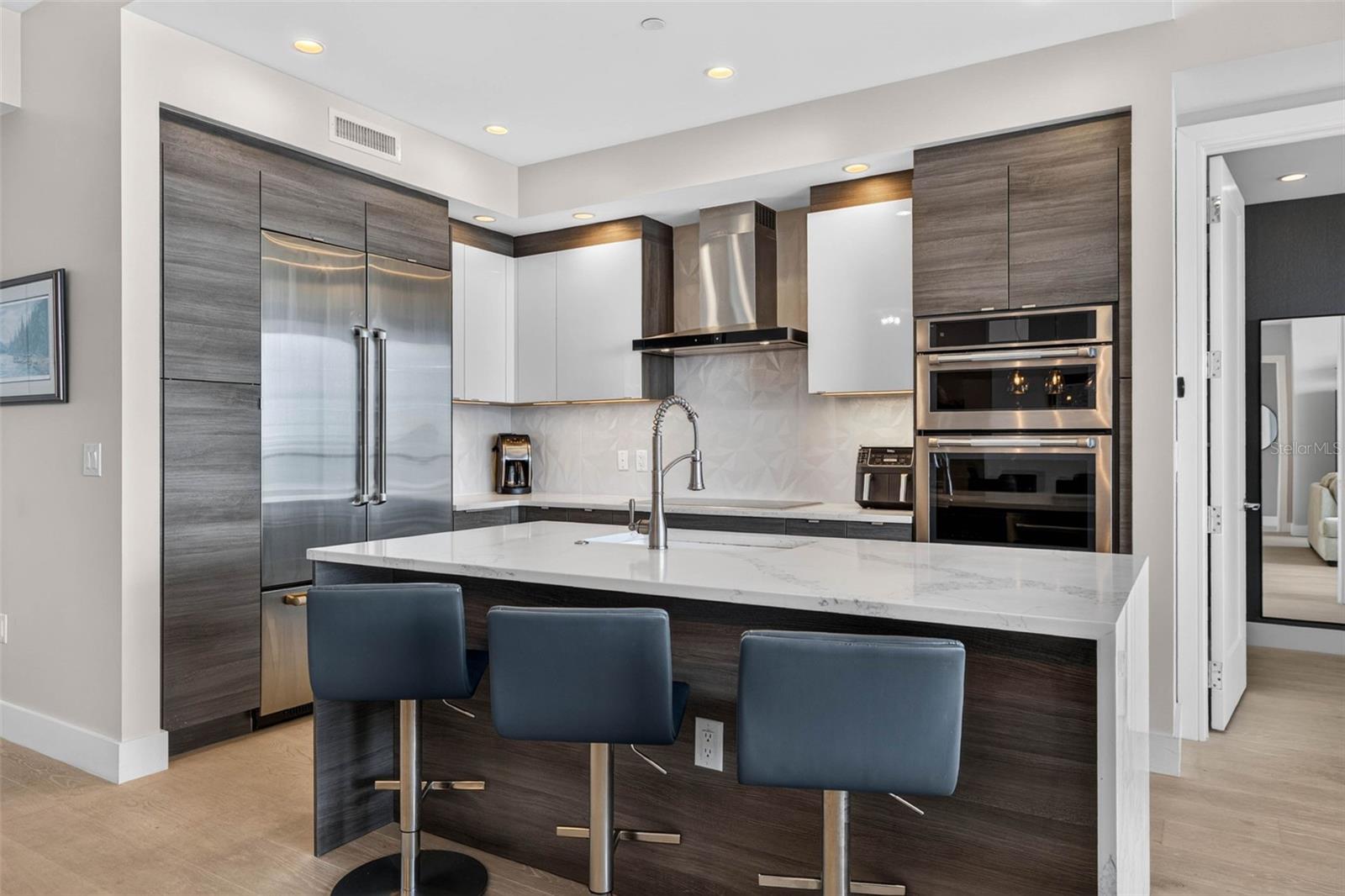 100 1ST AVE N #1603