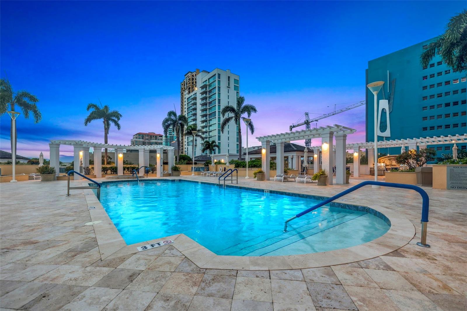 400 BEACH DR NE #1004