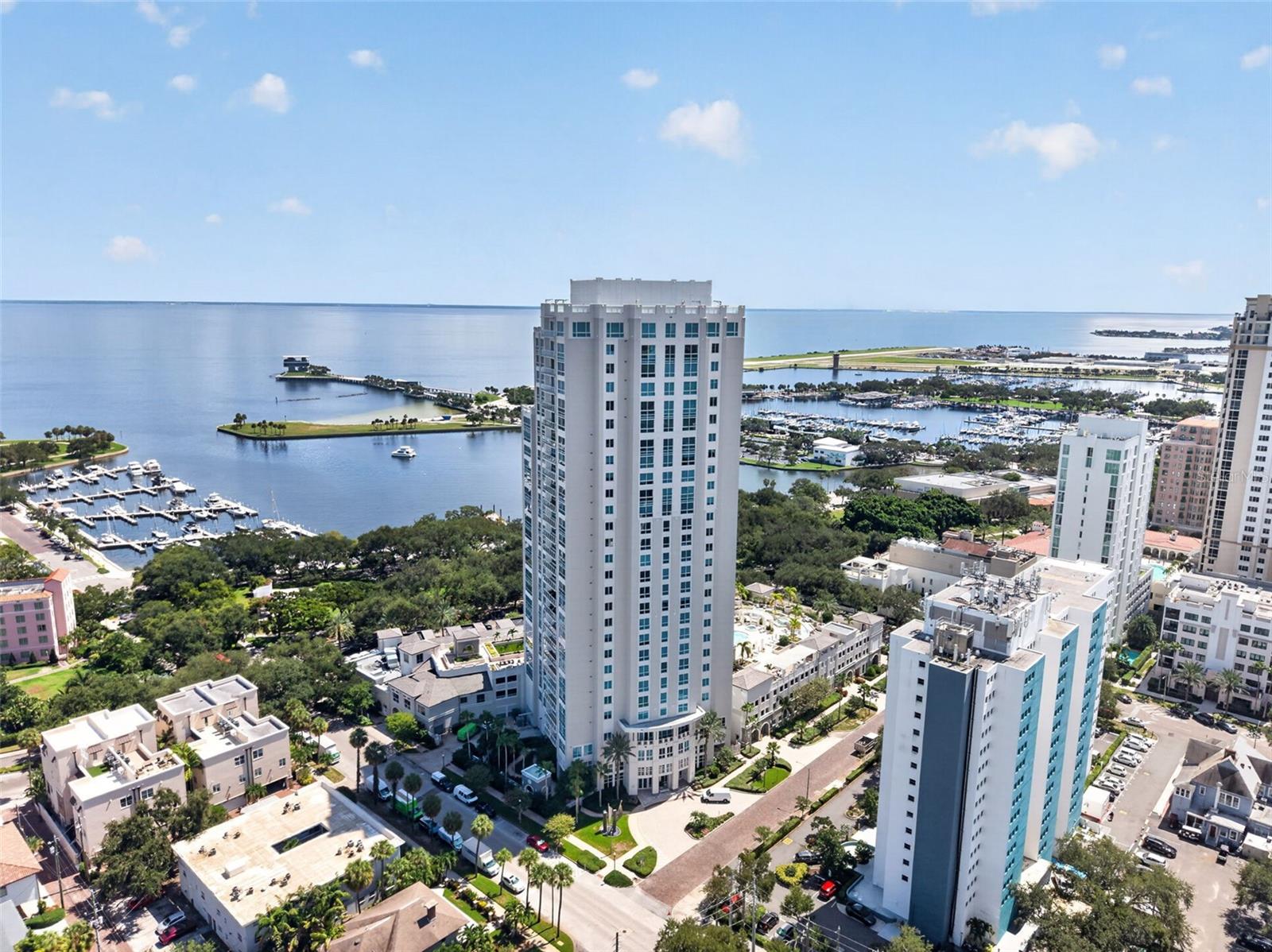 400 BEACH DR NE #1004