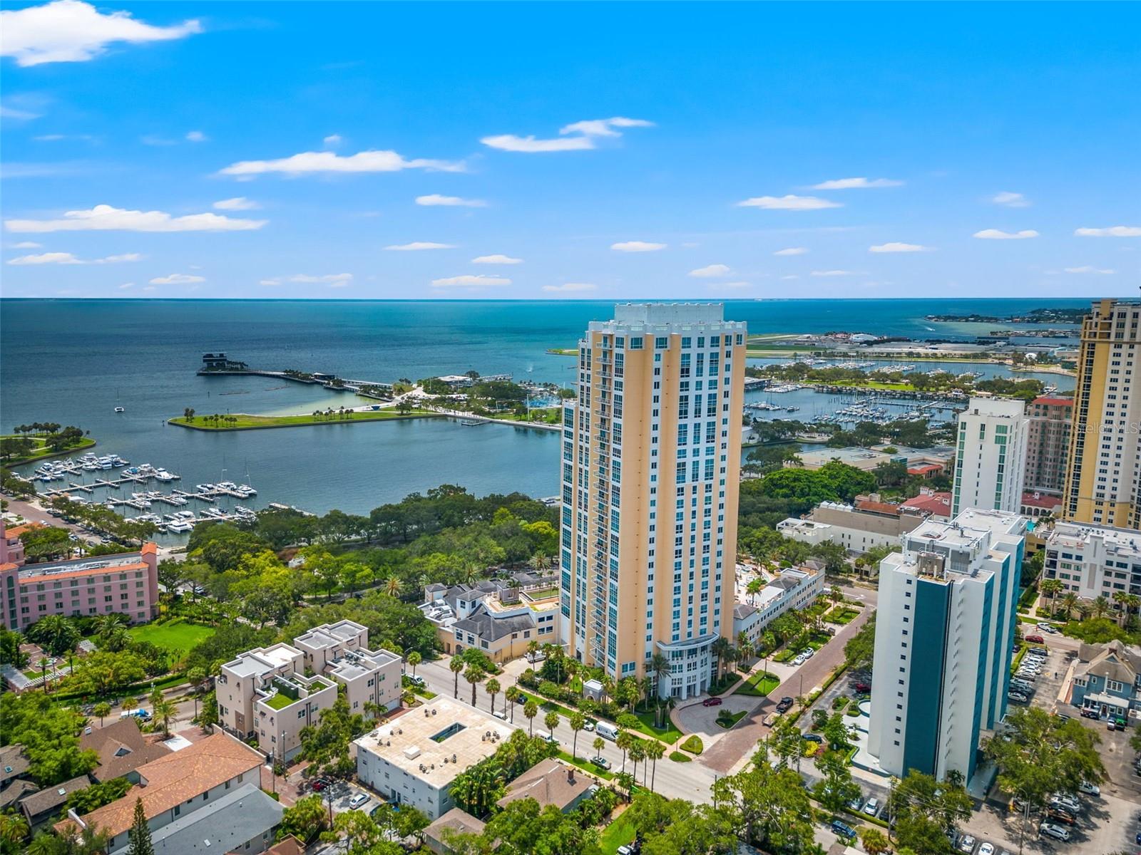 400 BEACH DR NE #1004