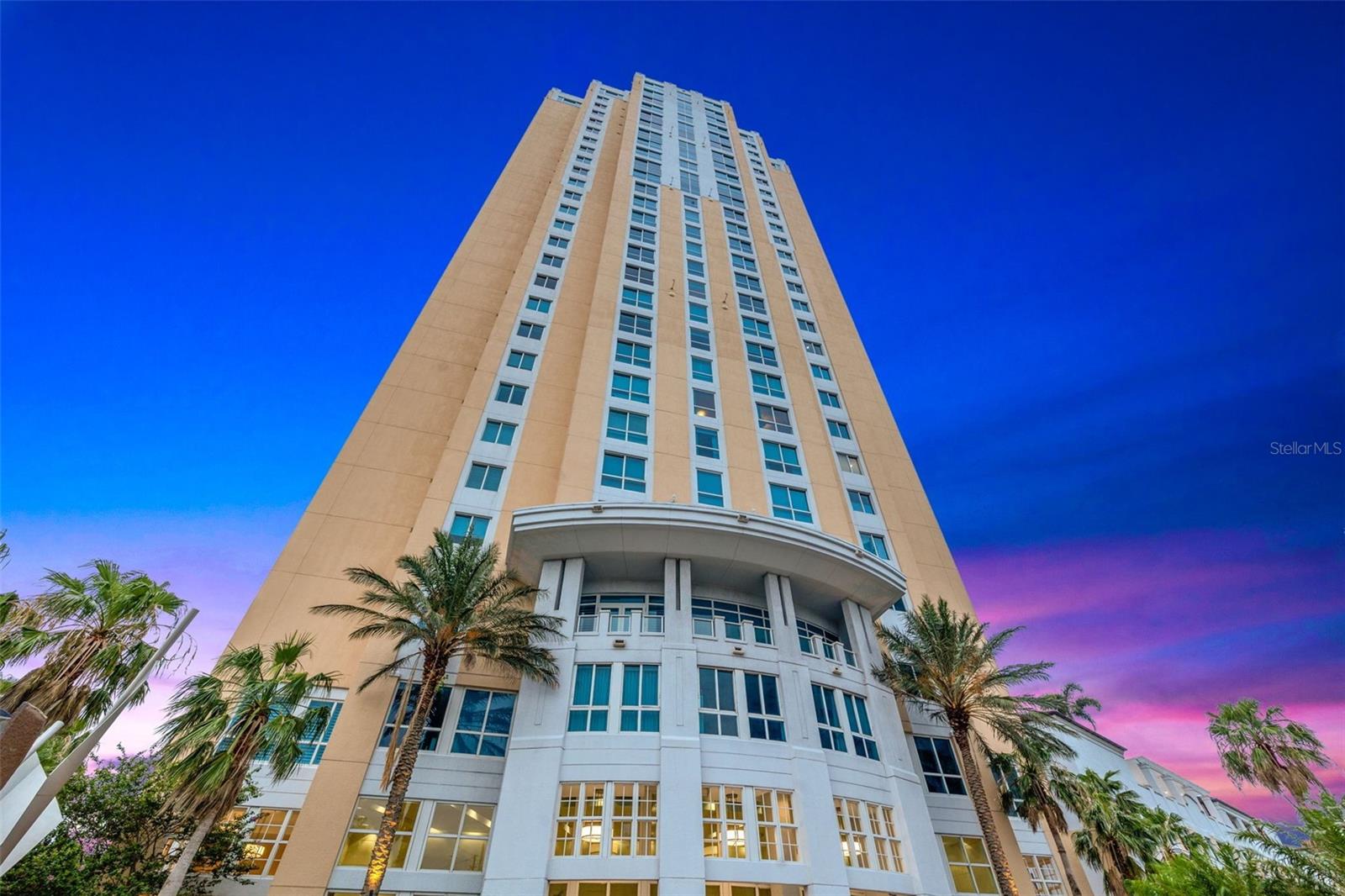 400 BEACH DR NE #1004