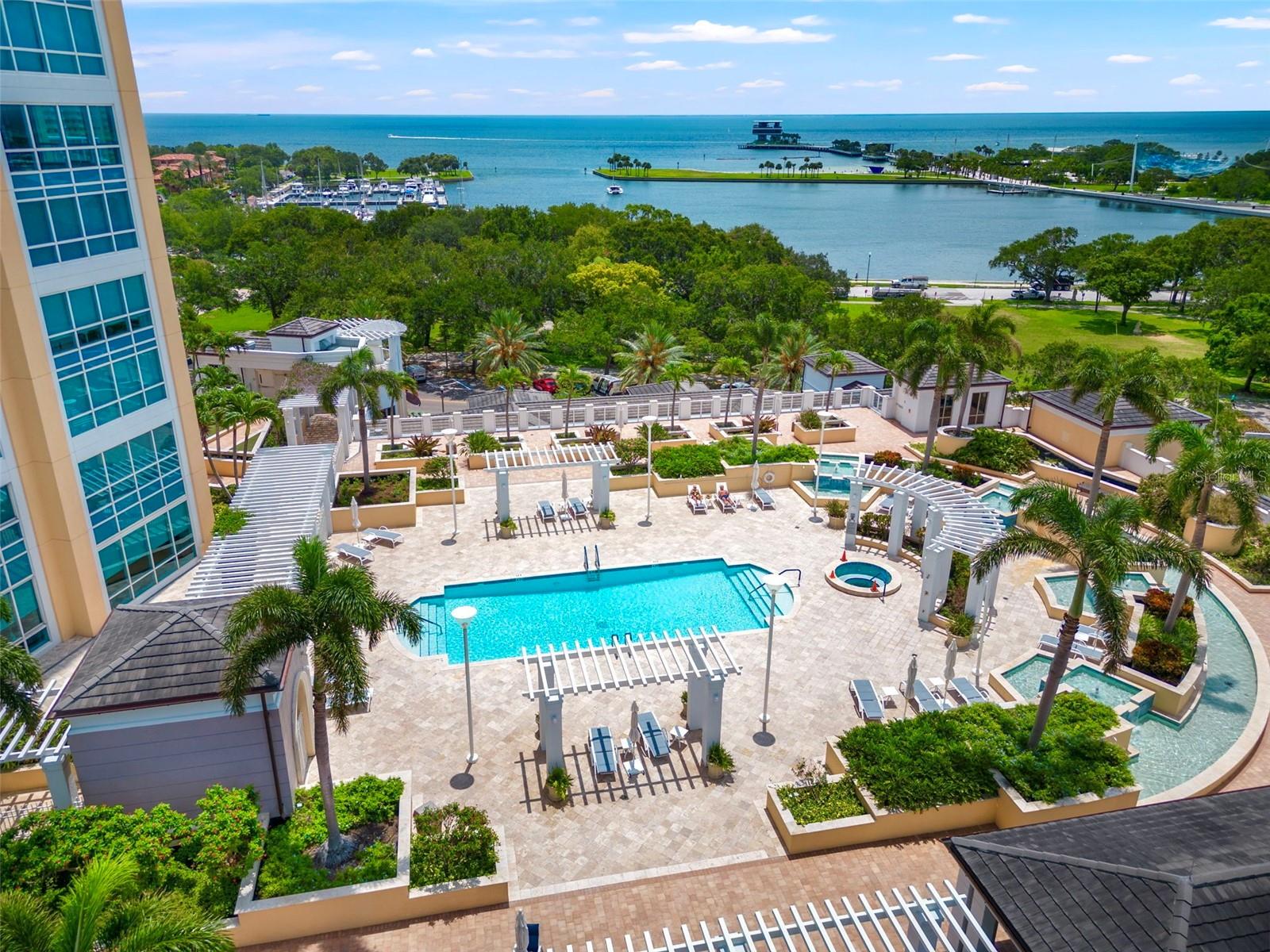 400 BEACH DR NE #1004