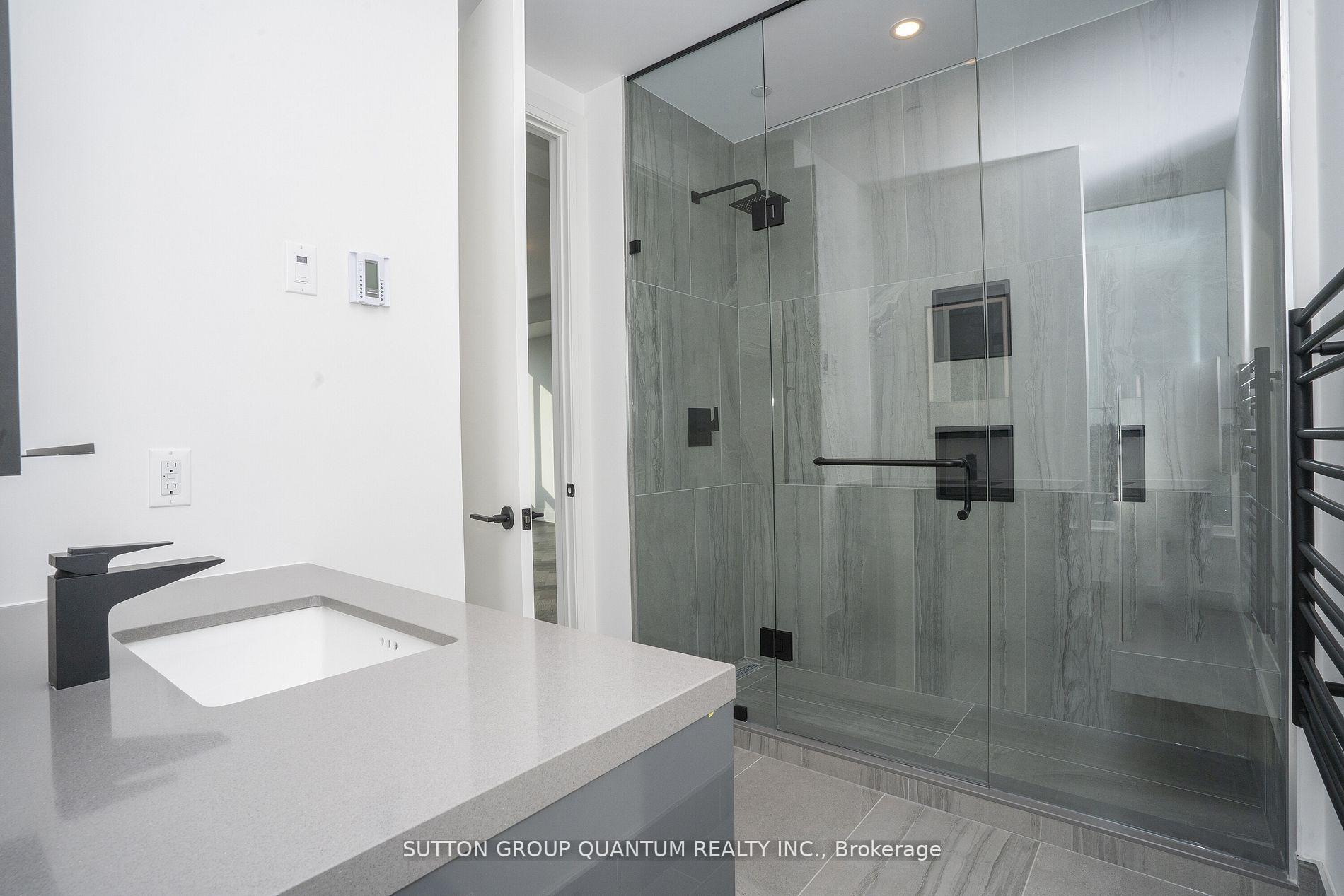 55 PORT Street E 602