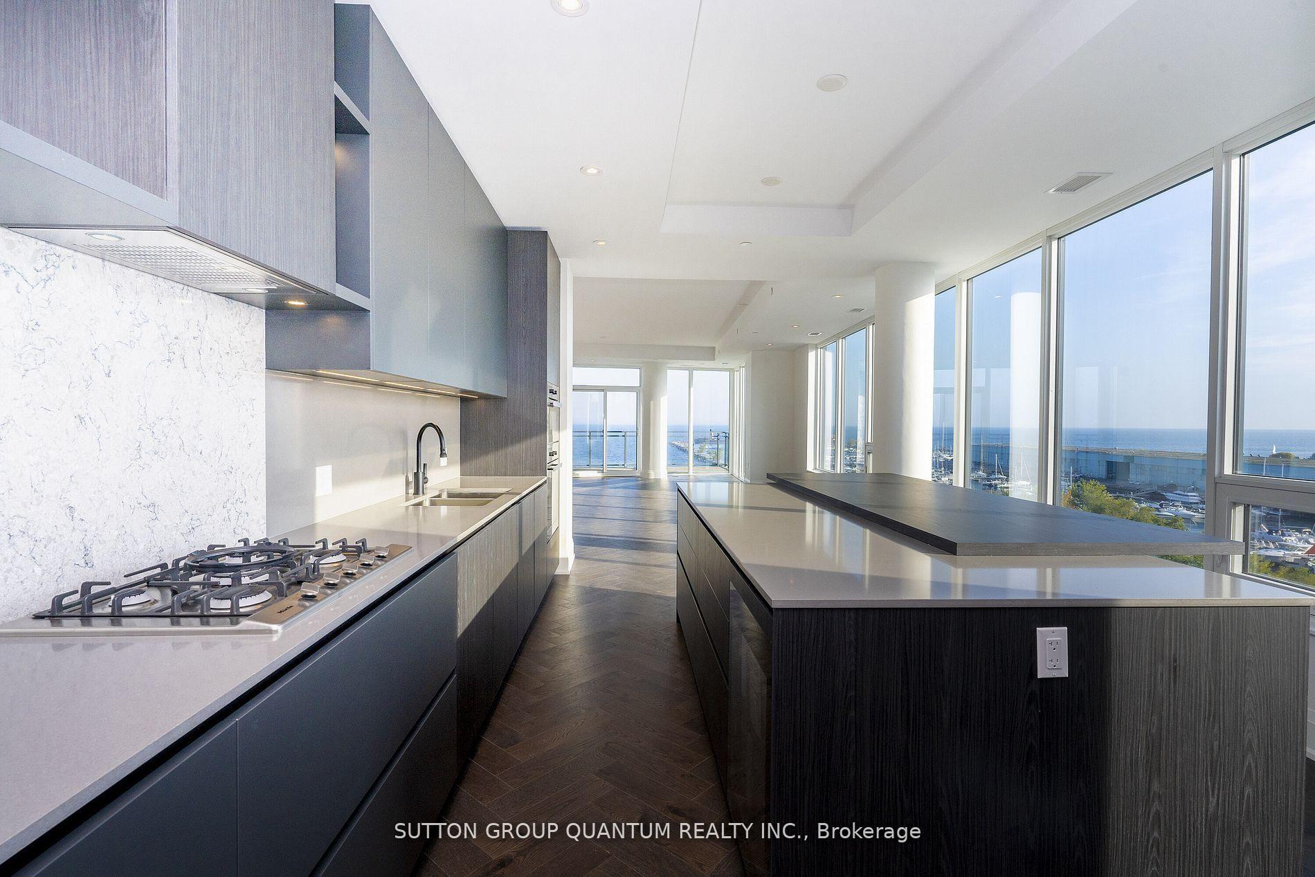 55 PORT Street E 602