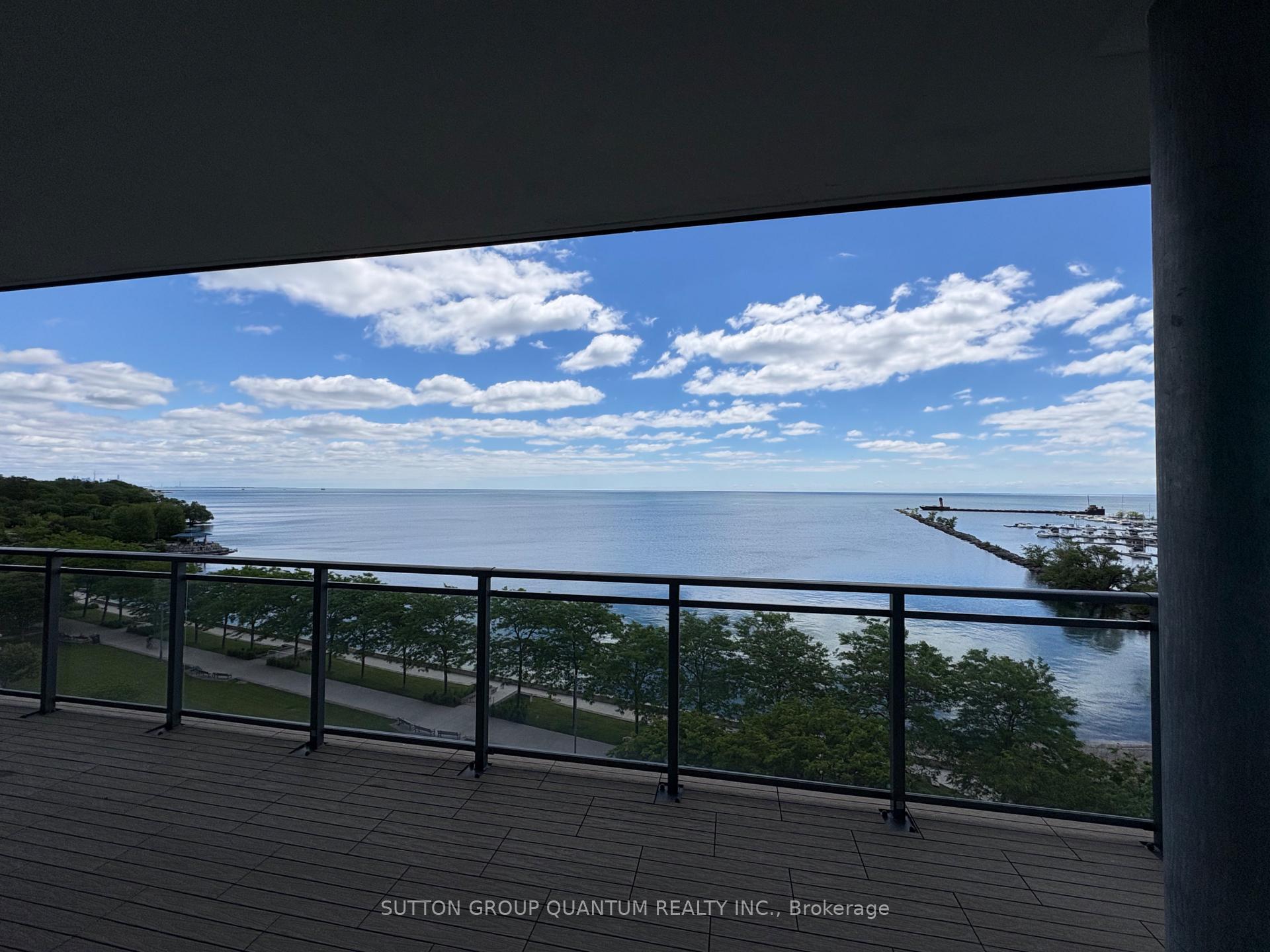 55 PORT Street E 602