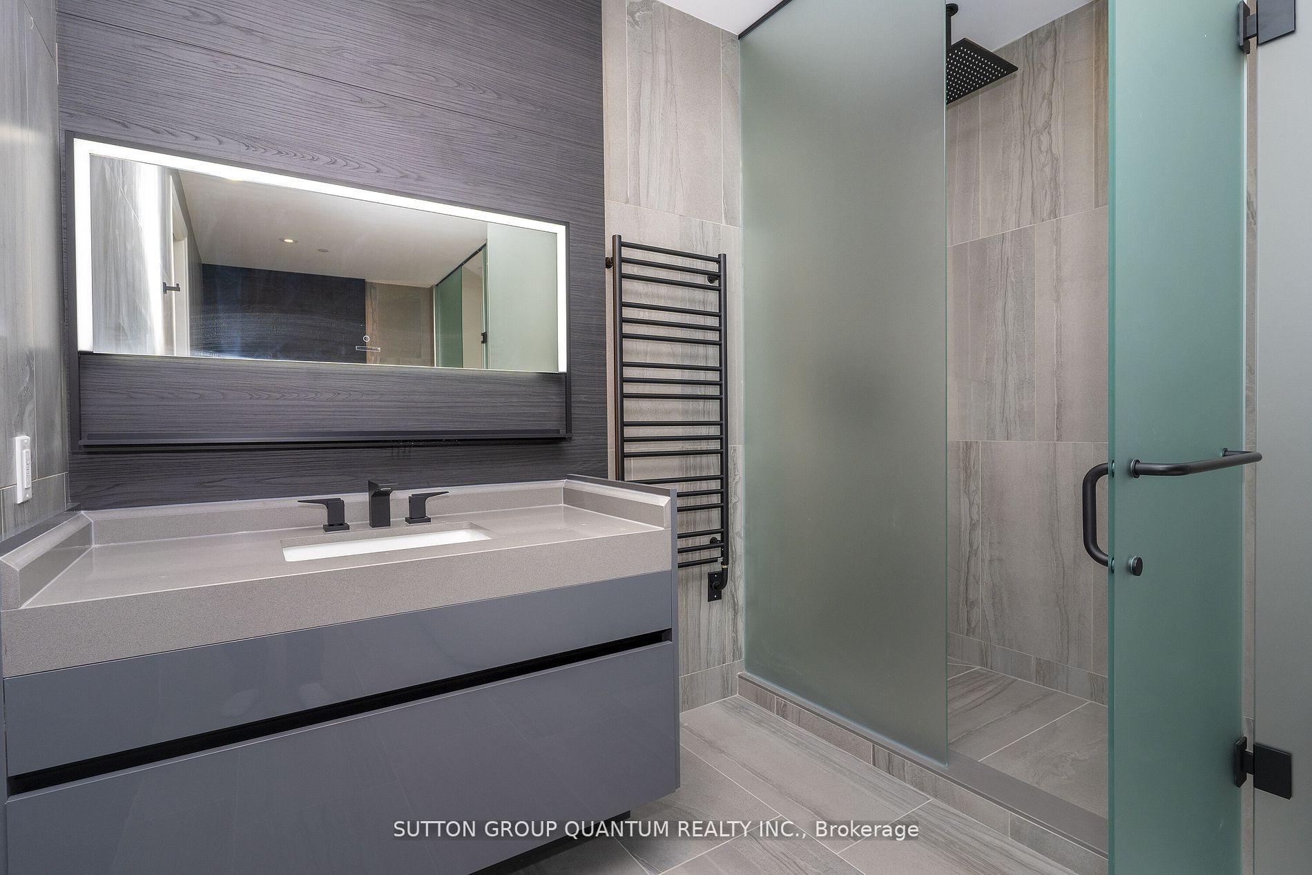 55 PORT Street E 602