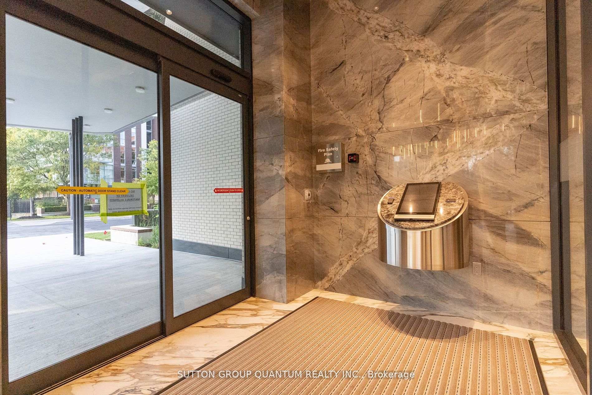 55 PORT Street E 602