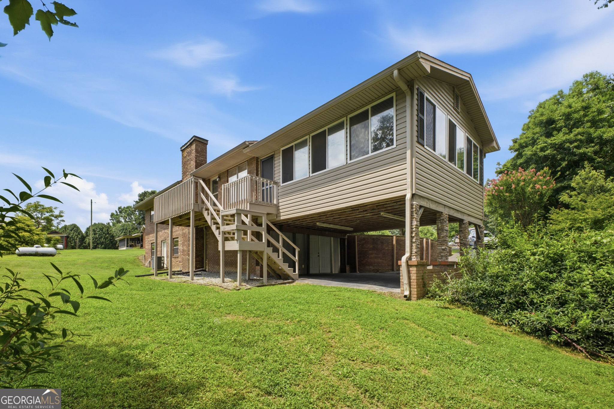 379 Hunt Road NW