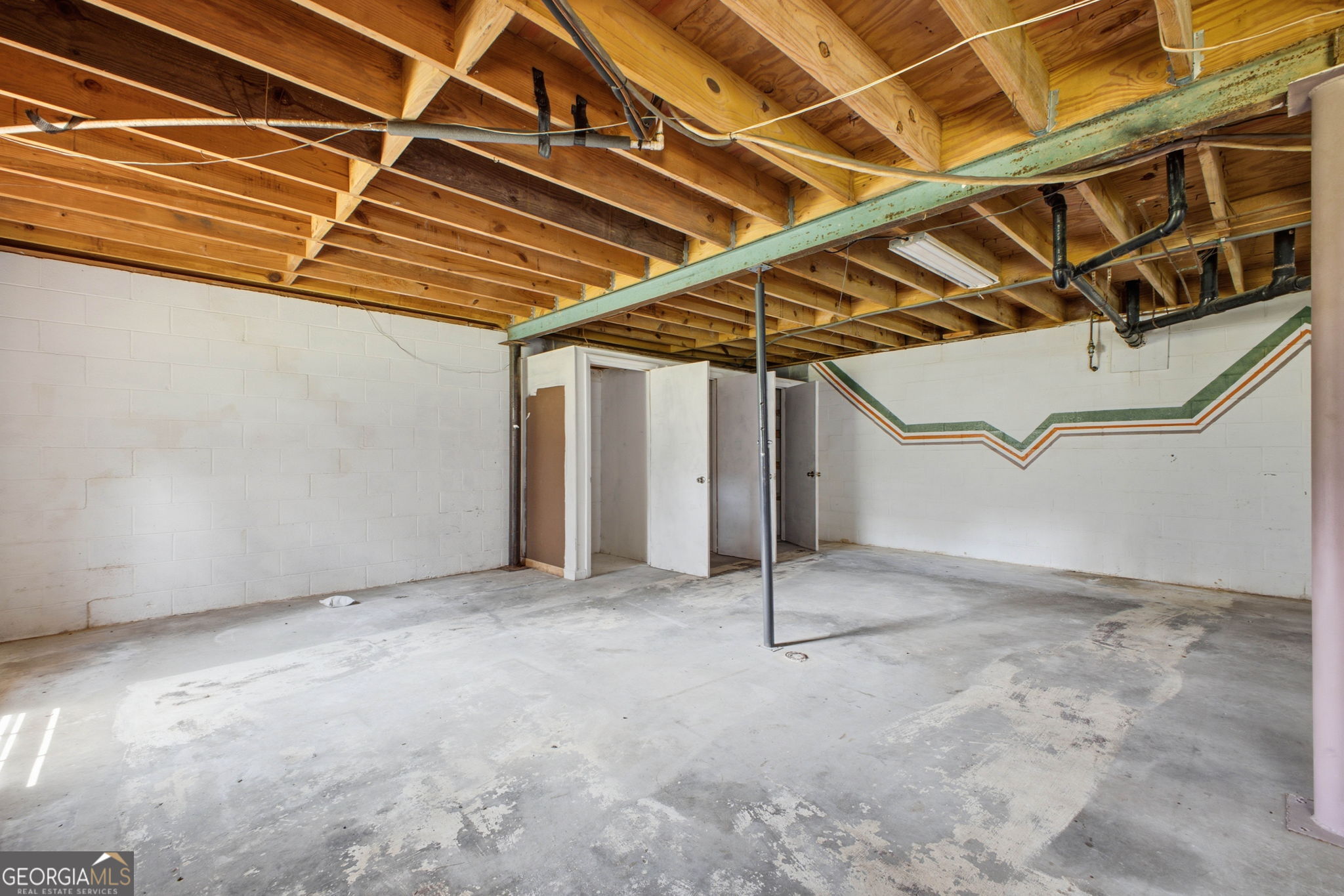 379 Hunt Road NW