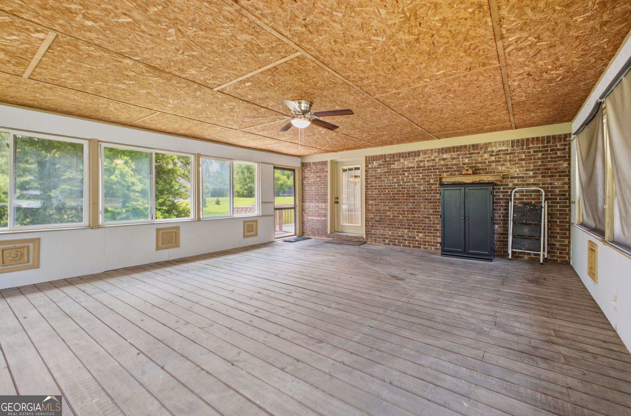 379 Hunt Road NW