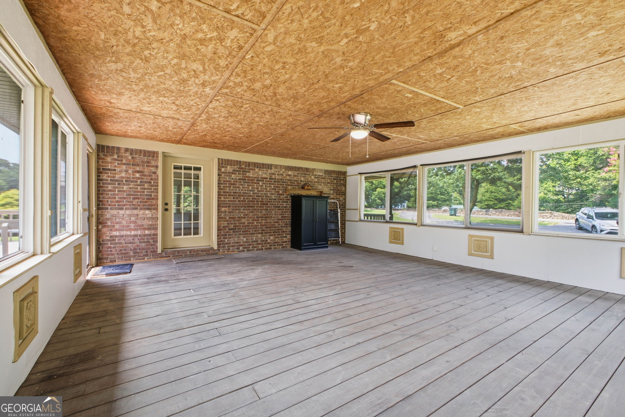 379 Hunt Road NW