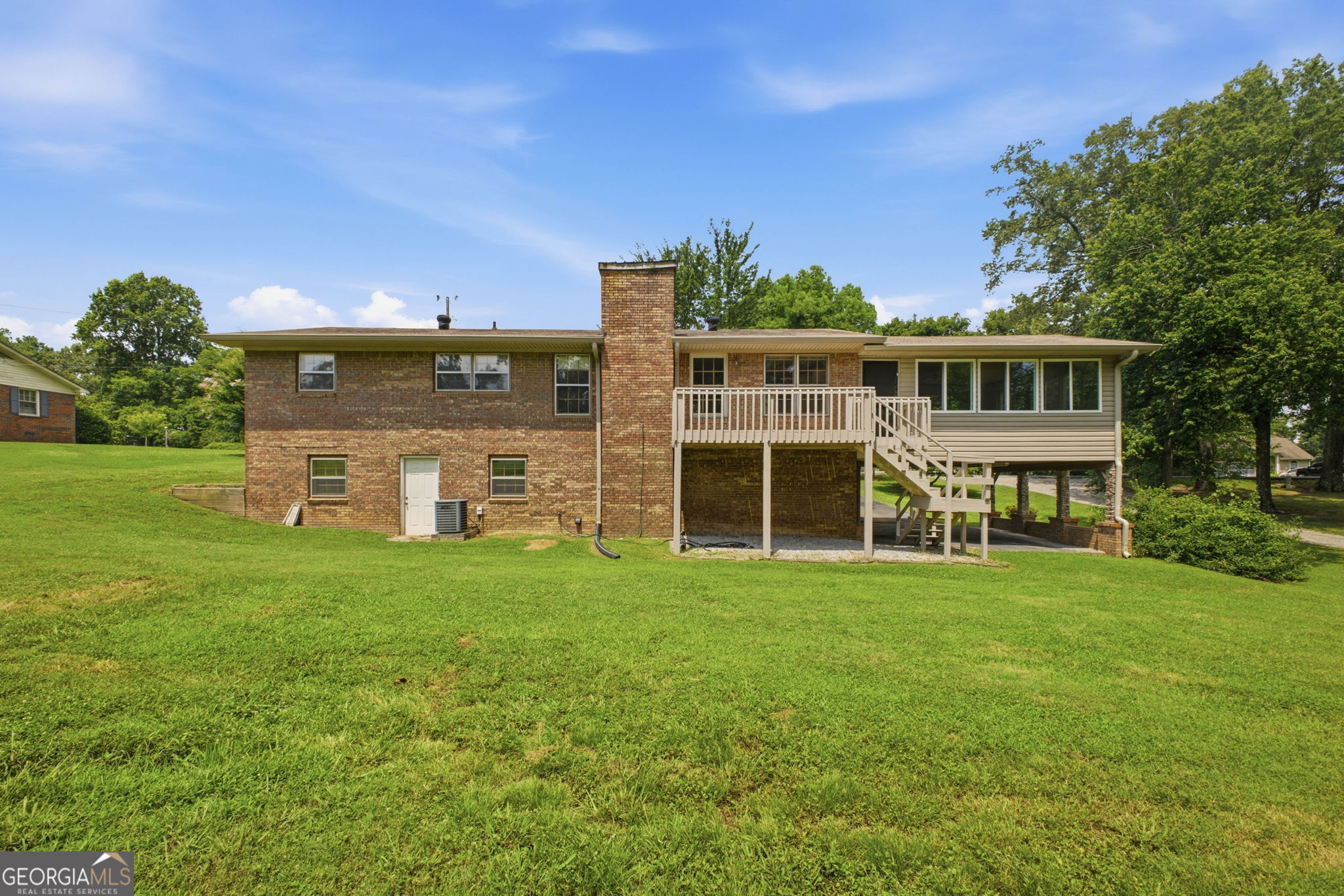 379 Hunt Road NW