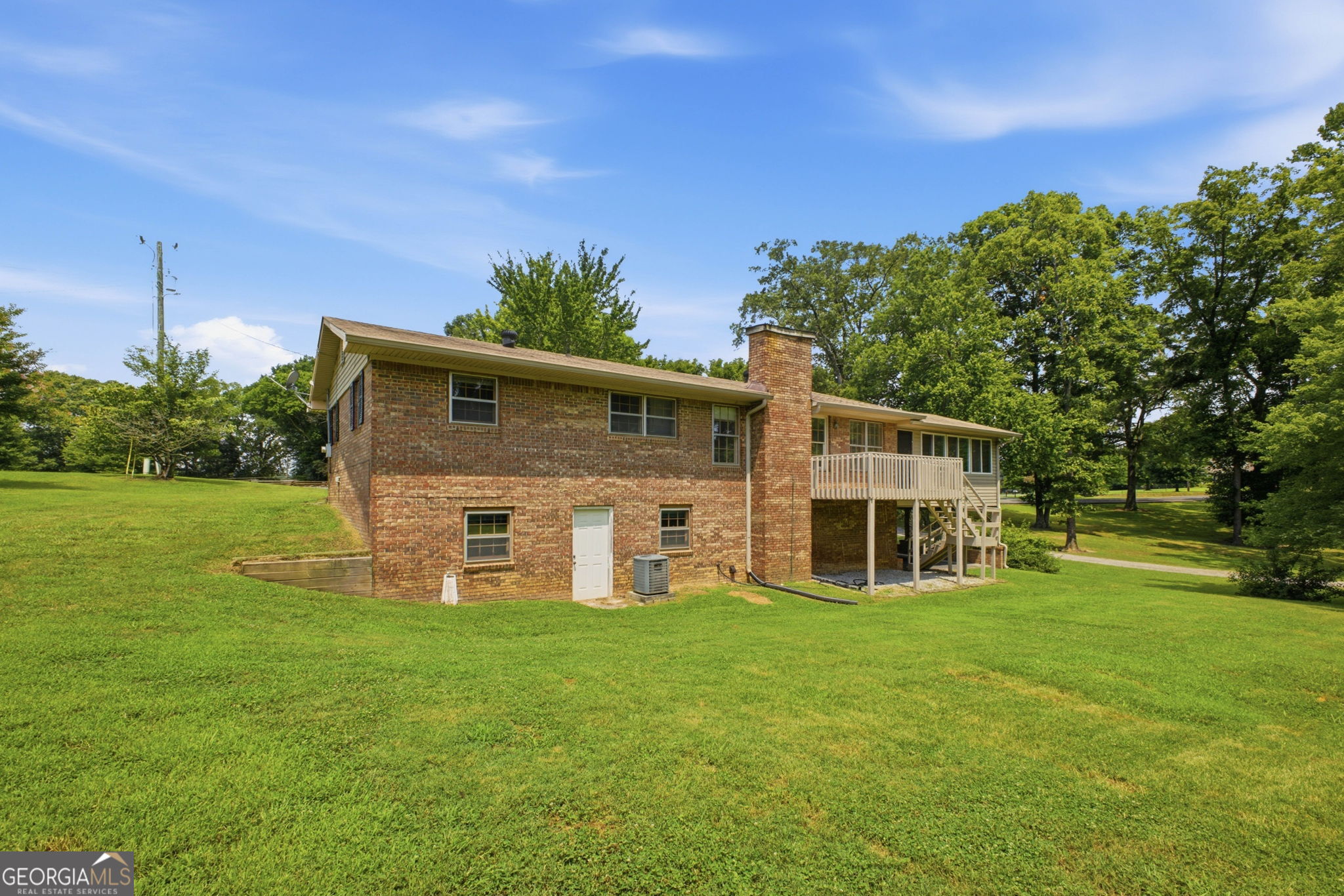 379 Hunt Road NW