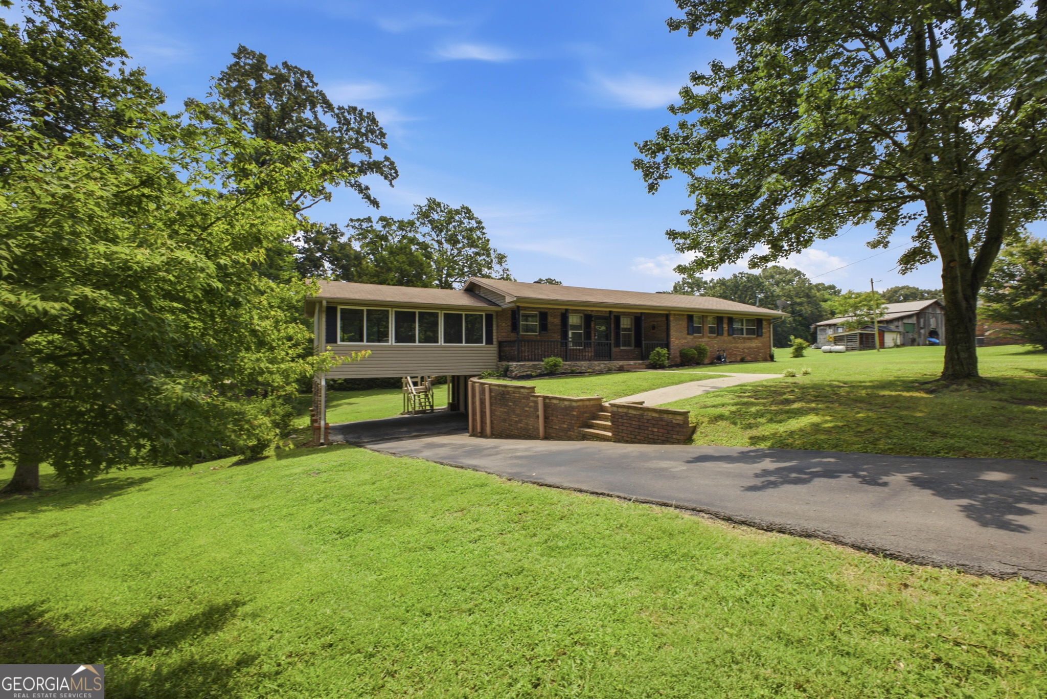 379 Hunt Road NW