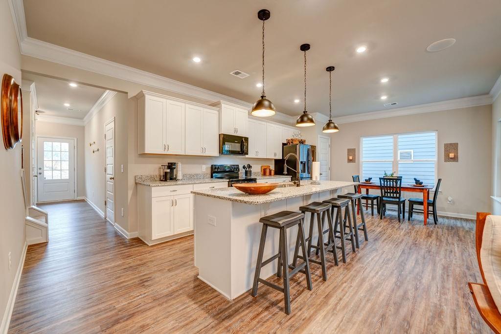 101 Waterside Trail