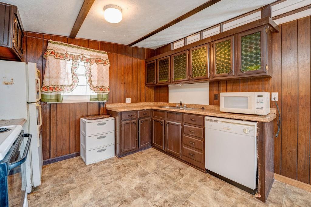 825 Twin Mountain Lake Circle