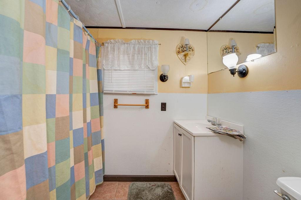 825 Twin Mountain Lake Circle