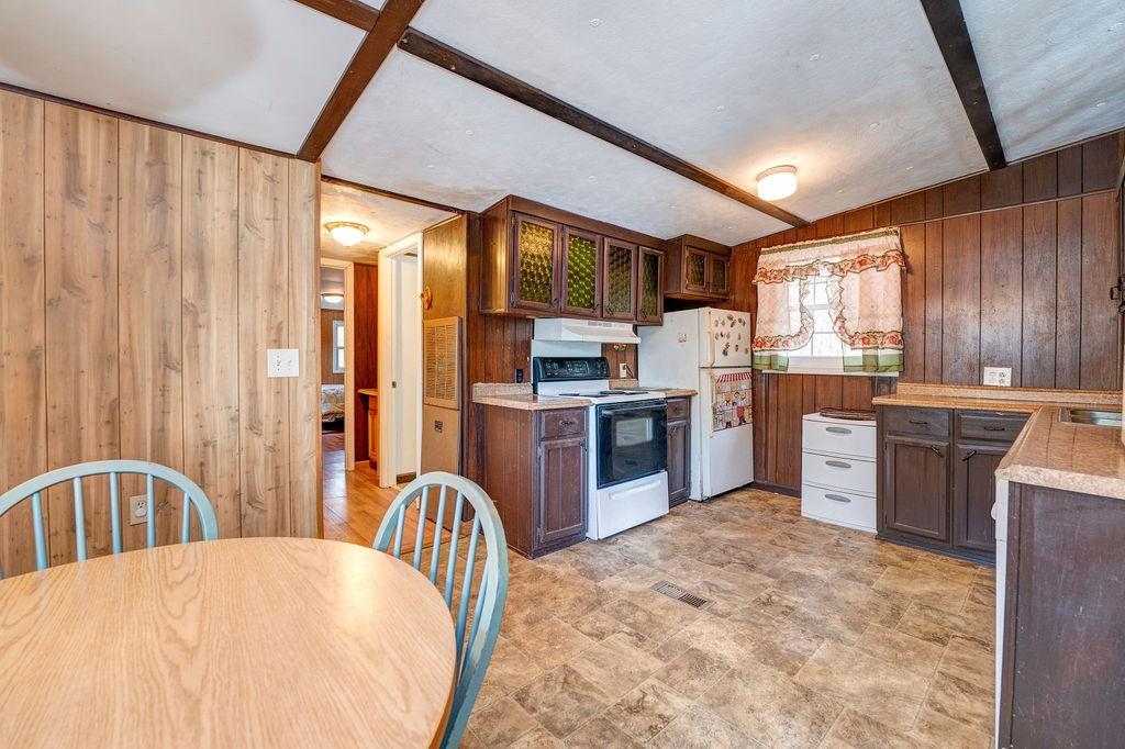 825 Twin Mountain Lake Circle