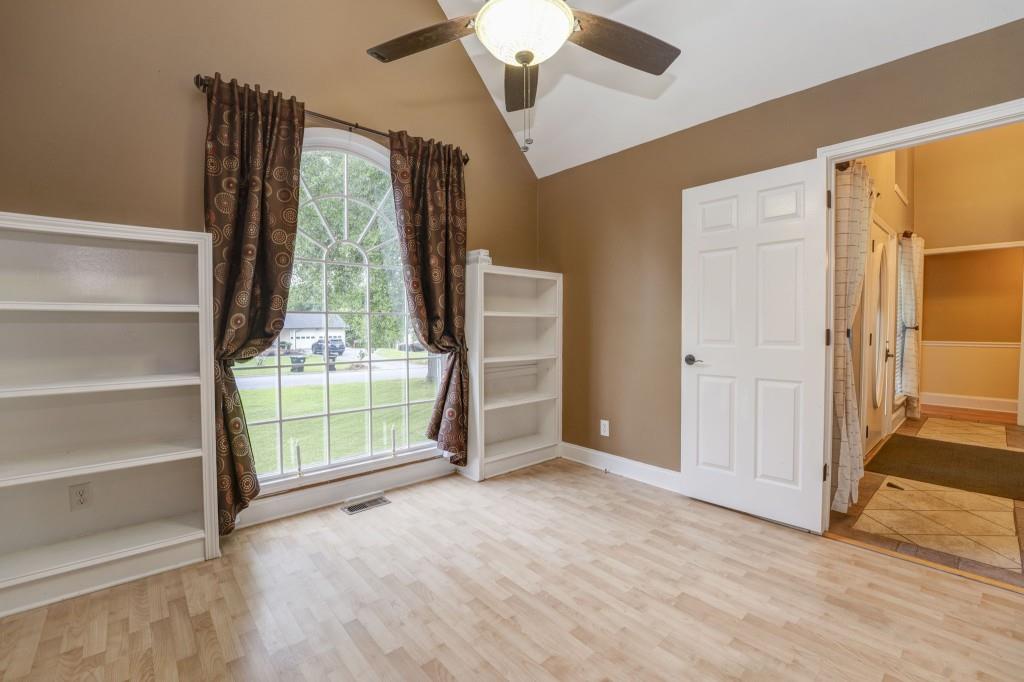 22 Valley Creek Drive SW