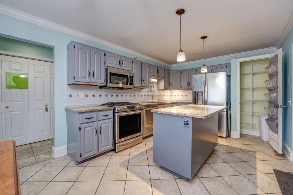 22 Valley Creek Drive SW