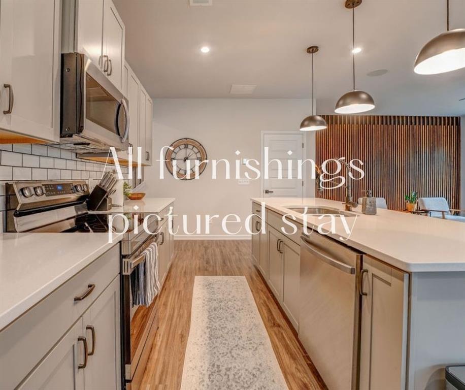 121 Waterside Ridge