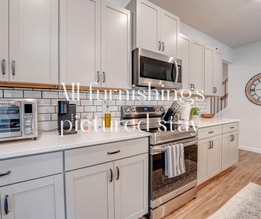 121 Waterside Ridge