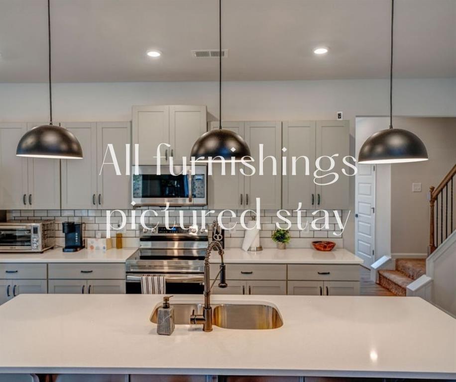 121 Waterside Ridge