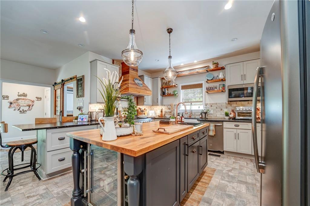 416 SPRING PLACE Road NE