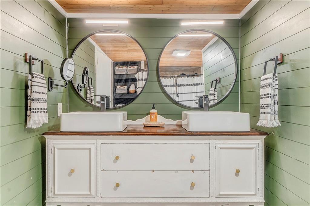 455 River Bend Road SW