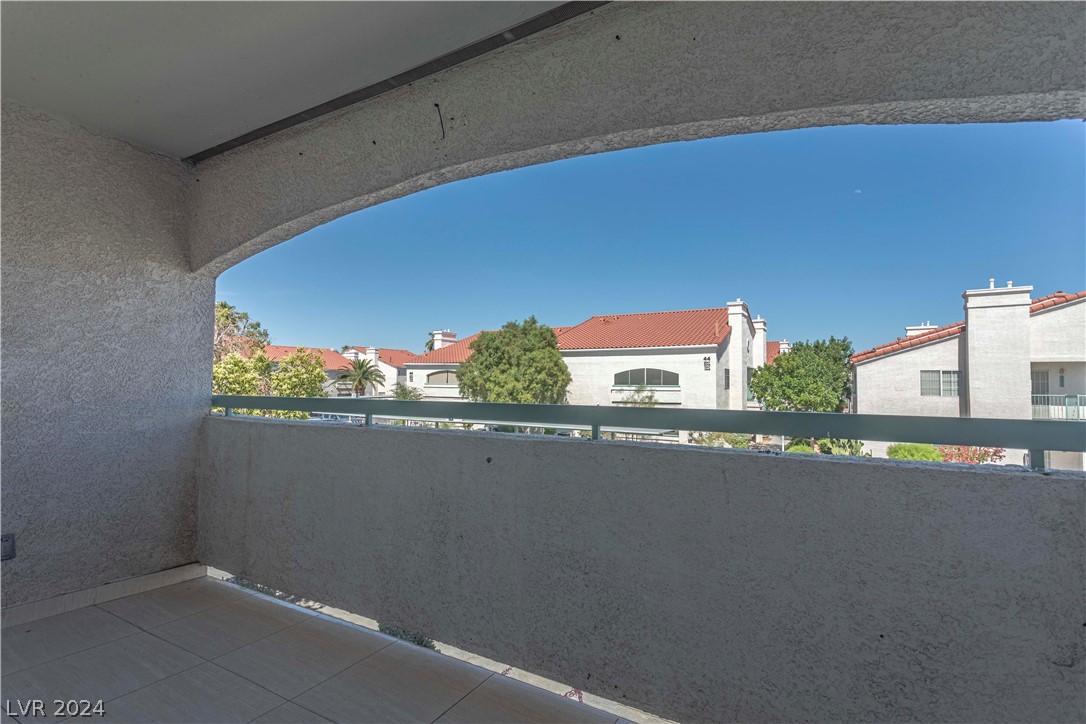2725 South Nellis Boulevard 2056