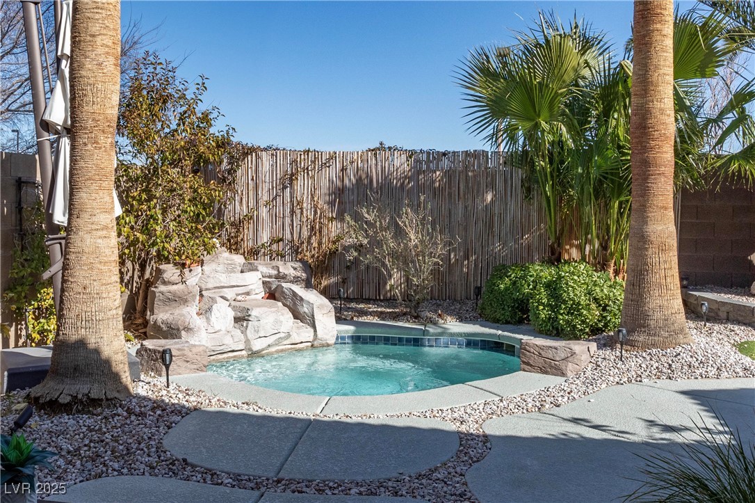 1534 Shady Elm Street