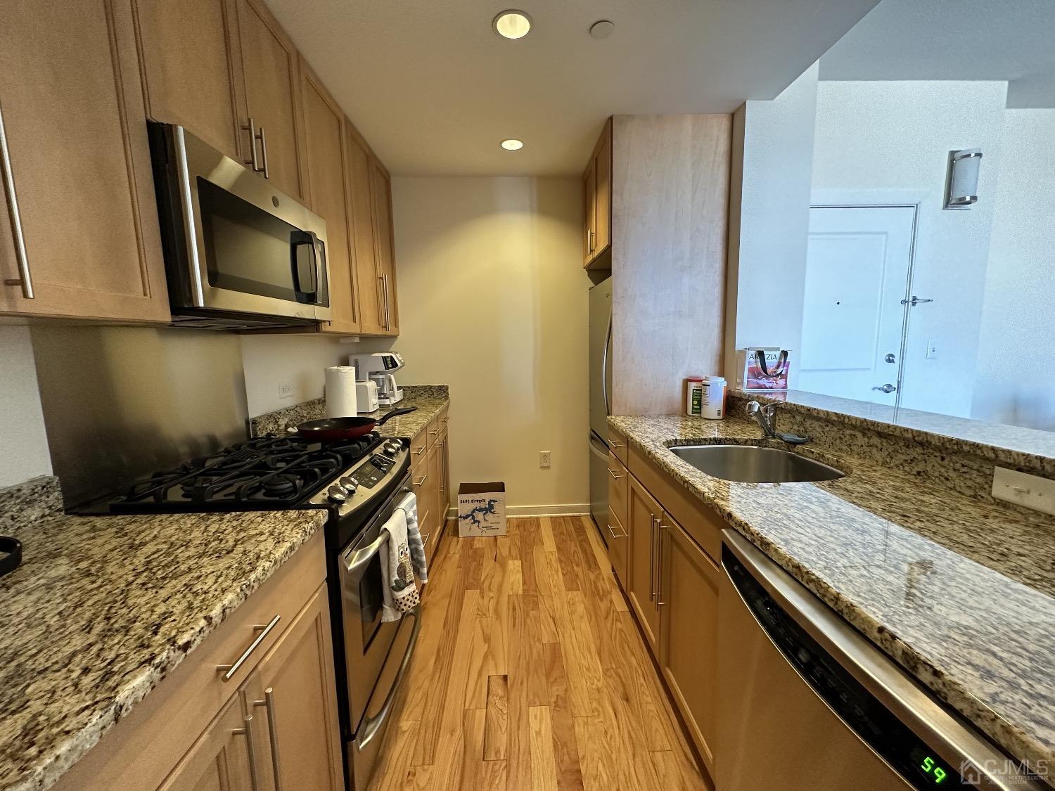 20 Livingston Avenue # 406