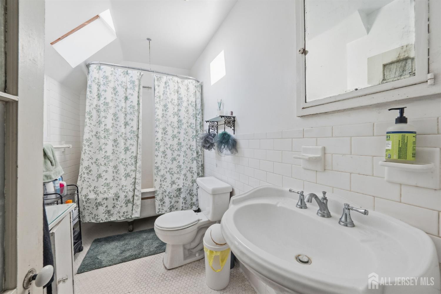 123 Livingston Avenue