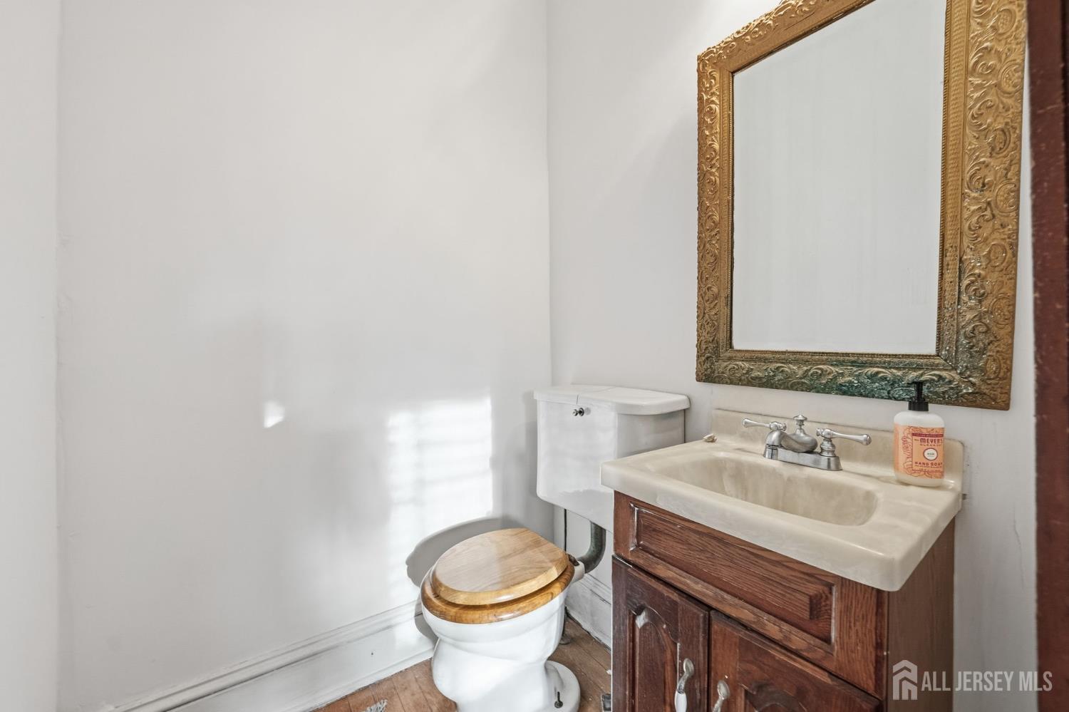 123 Livingston Avenue