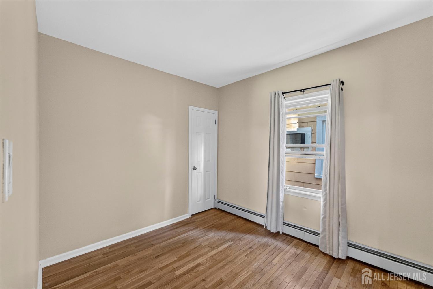 32 S 7th Avenue S