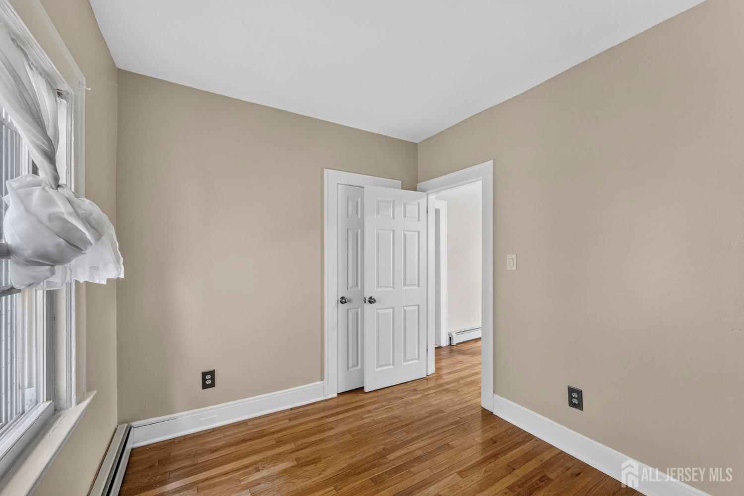 32 S 7th Avenue S