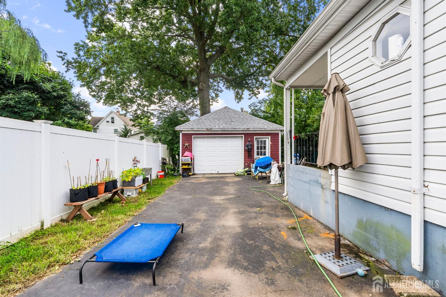 40 Richter Avenue