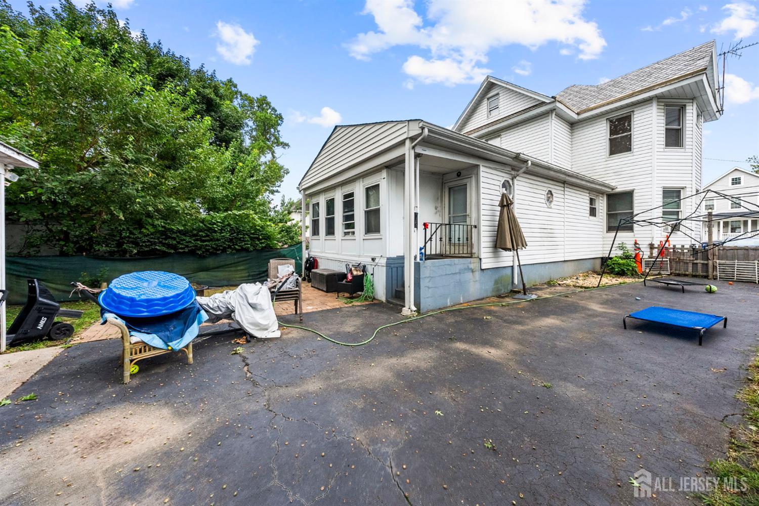 40 Richter Avenue