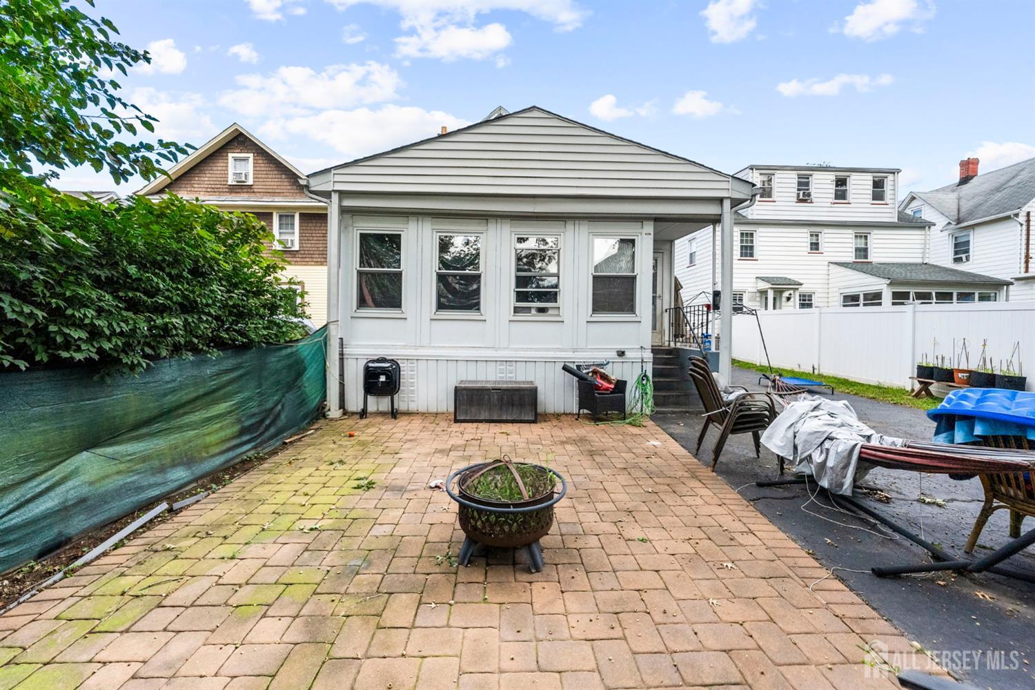 40 Richter Avenue