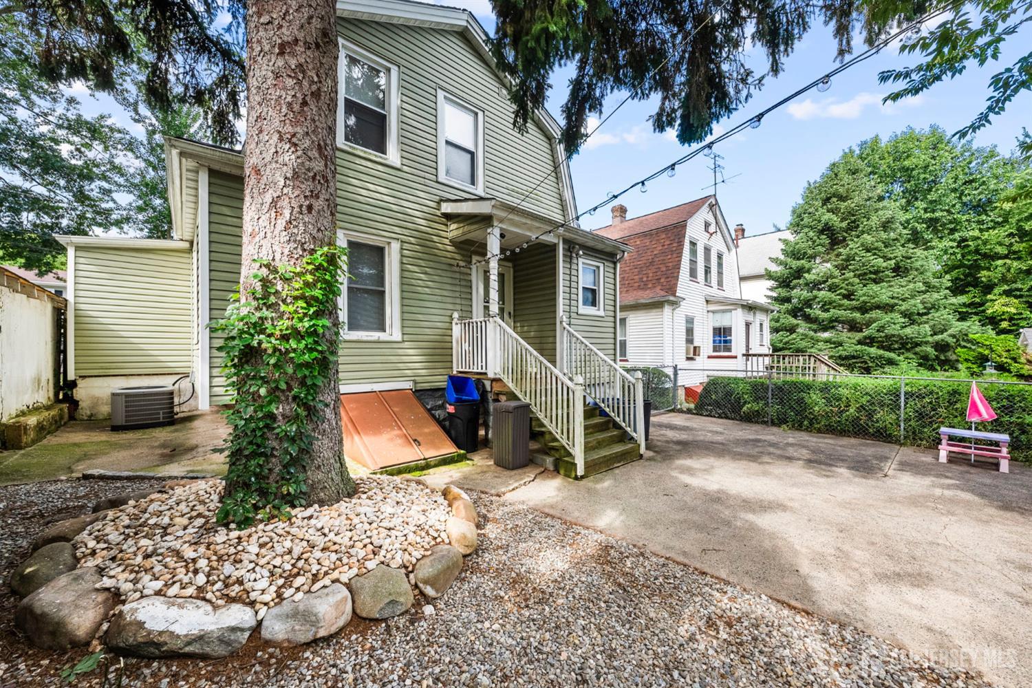 13 Baldwin Street