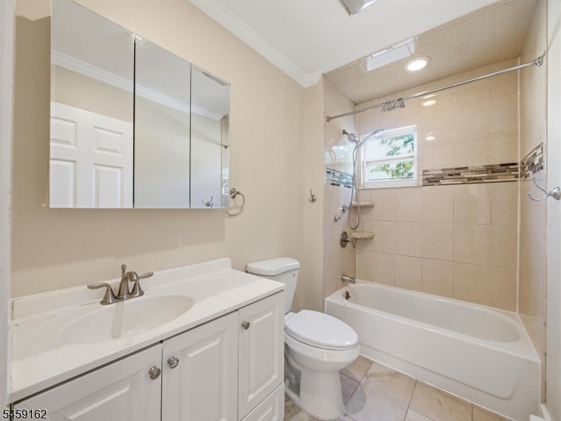 57 Morris Ave
