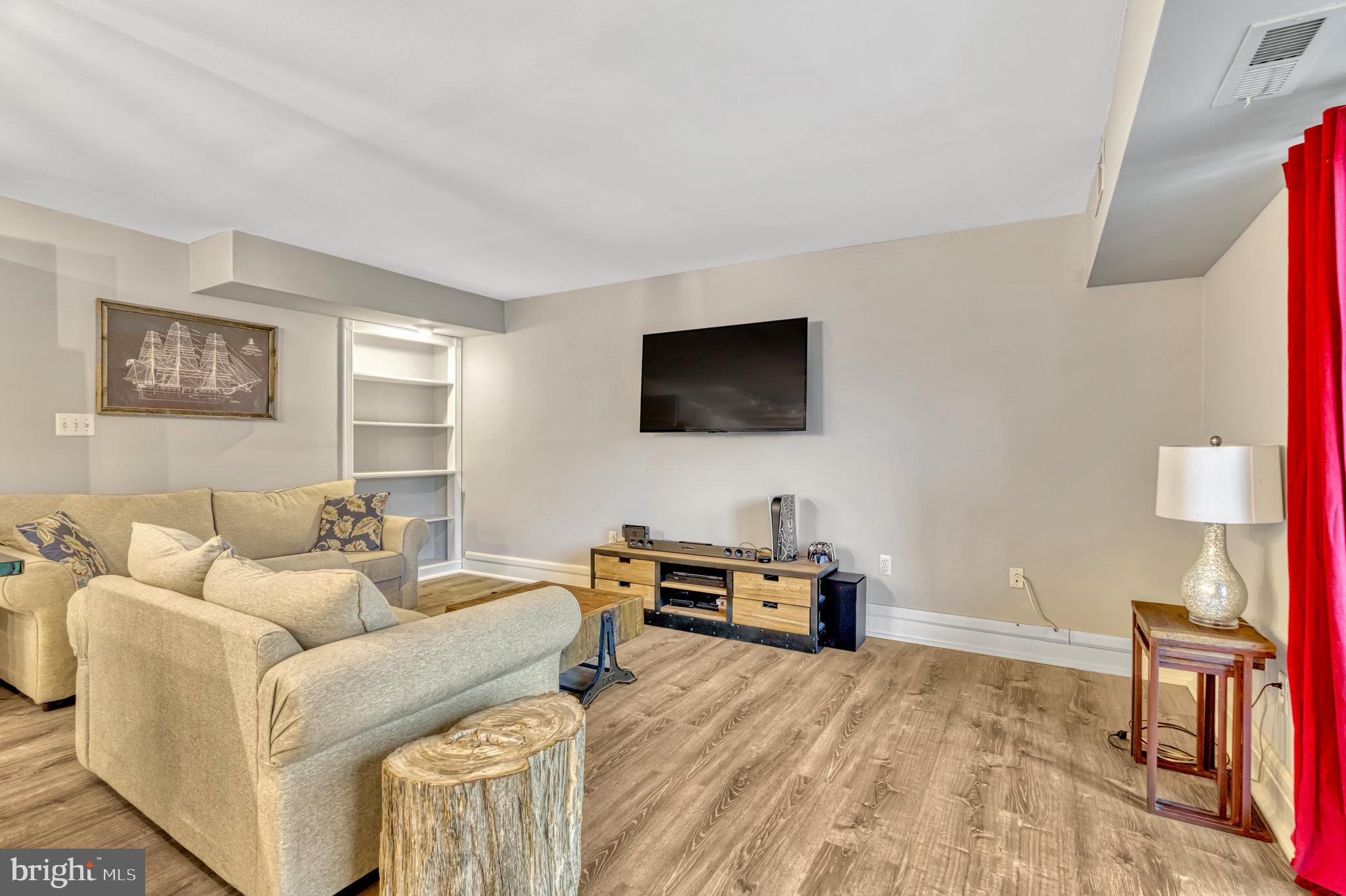 7847 ENOLA ST UNIT #7847