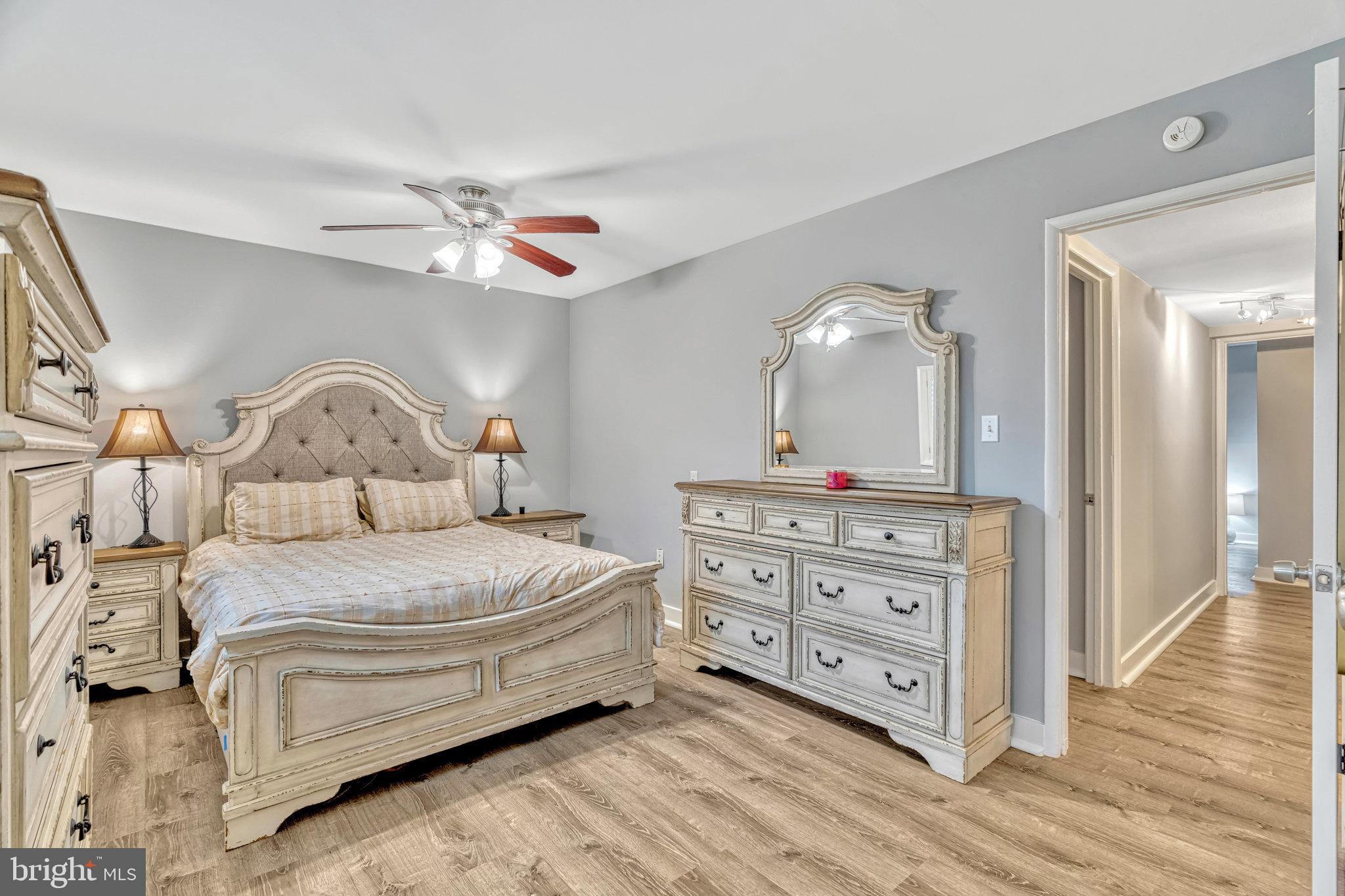 7847 ENOLA ST UNIT #7847